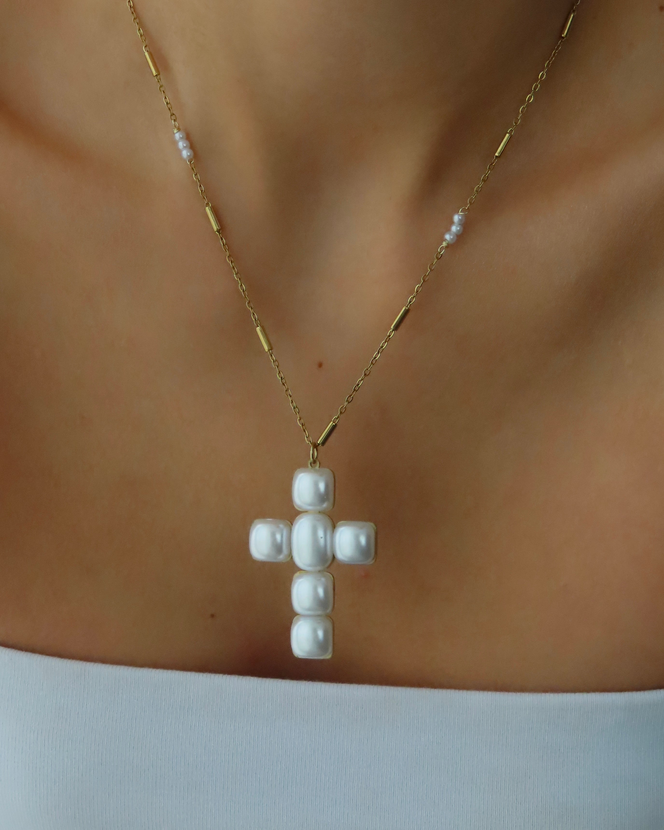 Samira Cross Necklace